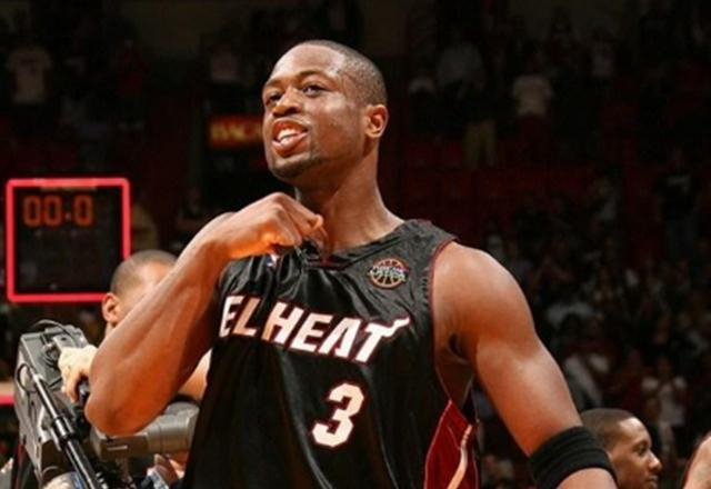 世体：德罗刚进一线队时不适应，巴萨教练组安排了强化训练（世体：德罗升入一线队初期适应不佳，巴萨教练组安排专项强化训练）