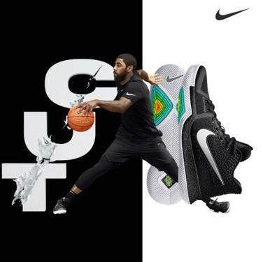 前锋连续助攻，团队配合默契（锋线连送妙传，团队默契十足）