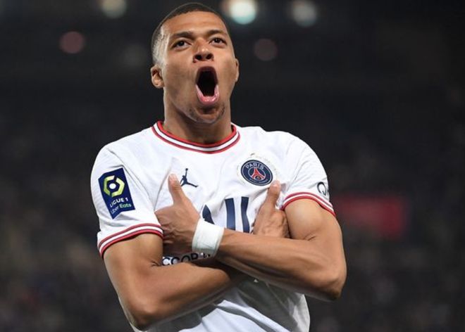 足球英超球队高薪续约门将，球迷满意（英超球队高薪续约门神，球迷叫好）