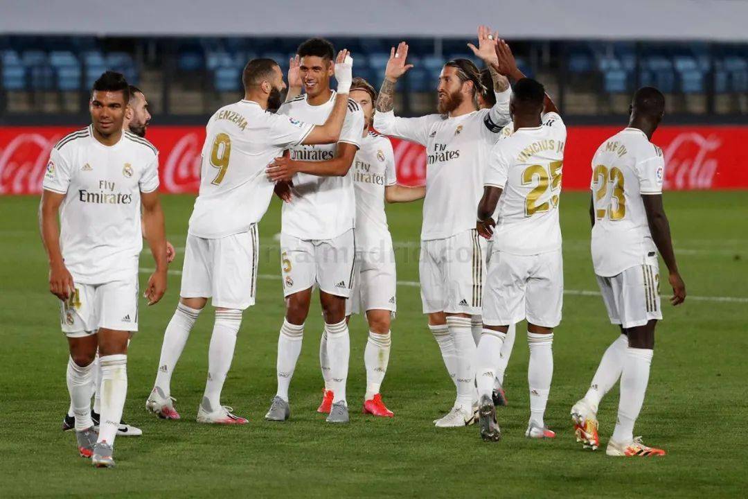 姆巴佩状态回暖连续4场破门 源于一个小改变……（姆巴佩重拾火力 连续4场破门只因一个小调整）