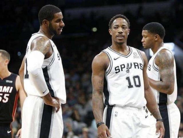 每体：奥尔莫是巴萨新的中场多面手，他的特质符合弗里克需求（每体：奥尔莫成巴萨中场新全能棋子，特性契合弗里克战术需求）