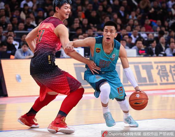 普利西奇助米兰实现大逆转（普利西奇发威，米兰上演大逆转）