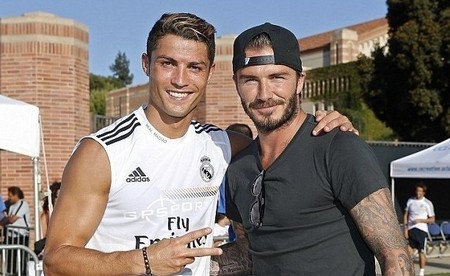 ATP以辛卡强强对话结束2025赛季，辛纳一战追平六位网坛传奇纪录（ATP 2025赛季收官上演辛卡巅峰对决，辛纳一战追平六位网坛传奇纪录）