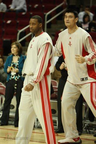 意媒：米兰派球探现场考察亨克18岁前腰卡雷察斯（意媒：米兰球探现场观摩亨克18岁前腰卡雷察斯表现）