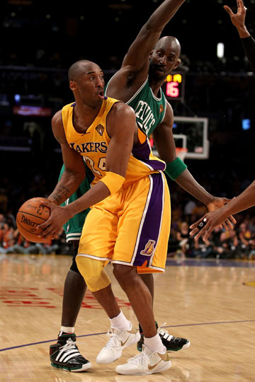 离谱！因内裤颜色与裁判发生争吵，印度球队果阿队长赛前染红（因内裤颜色与裁判争执，印度果阿队长赛前吃到红牌）