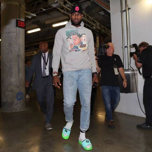 希克：我们拼到了最后一秒；球队进攻非常高效、防守也很紧密（希克：拼到最后一刻，球队进攻高效、防守严密）