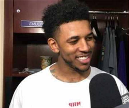 官方：因球迷对阿奇姆彭的歧视言行，成都蓉城被罚款50万元（官方处罚：成都蓉城因球迷歧视阿奇姆彭被罚款50万元）